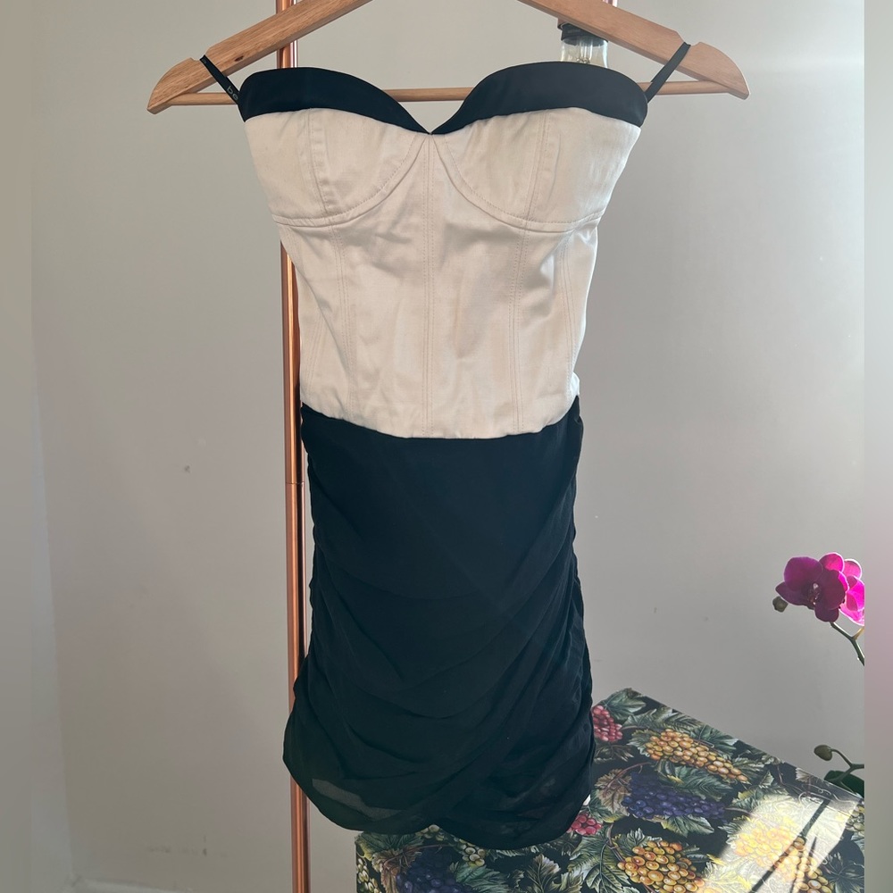 {bebe} Two-toned cocktail dress.
